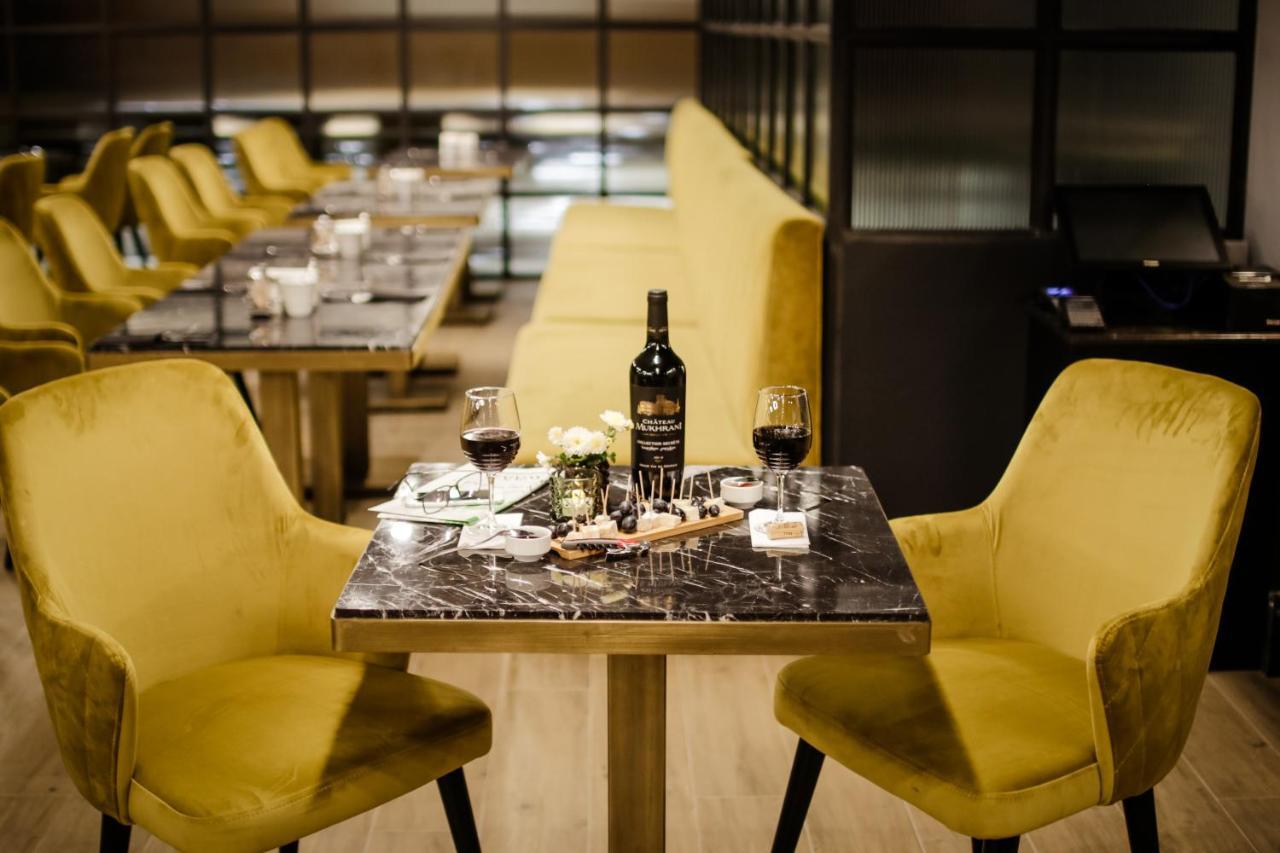 Hotel Tuta Tbilisi Bagian luar foto